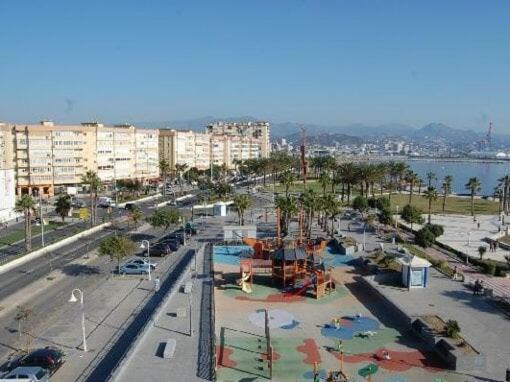 マラガPaseo Maritimo De Ponienteアパートメント エクステリア 写真